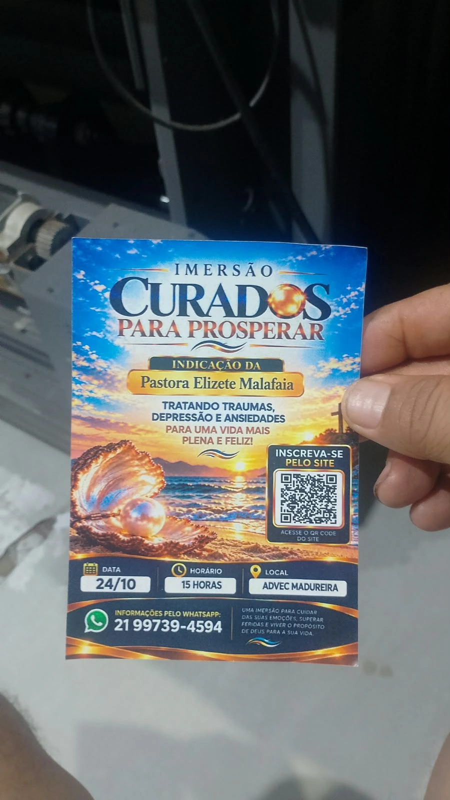 Impresso promocional colorido para divulgação de evento.